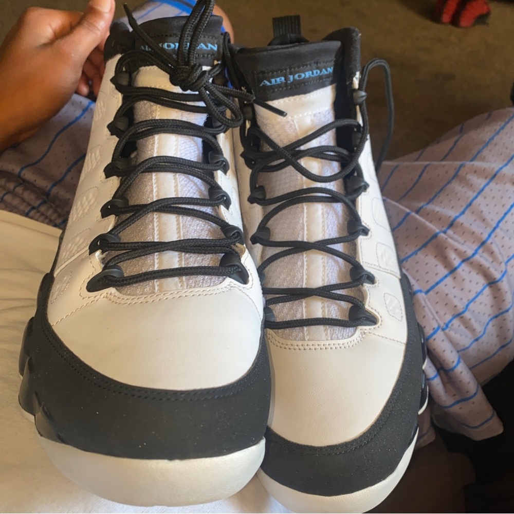 Jordan 9 - Picture 2 of 8